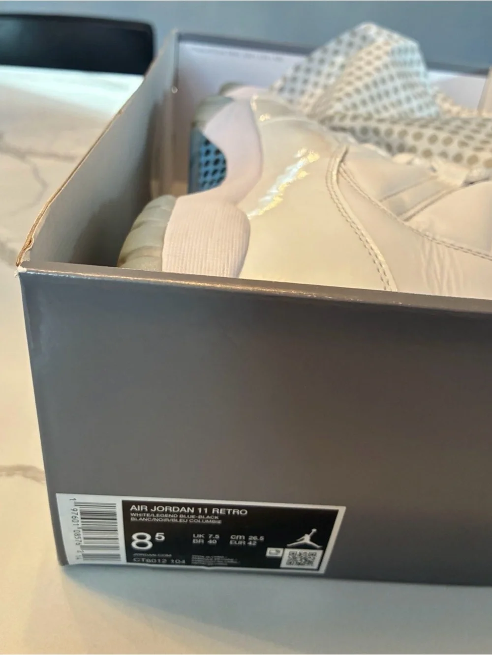 Jordan 11 Legend Blue Size 8.5